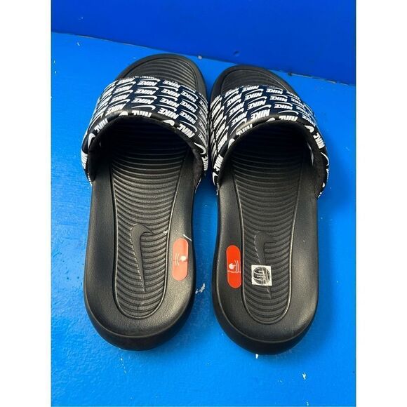 Nike Men's Victori One Slide Print 'Repeat Logo - Black' CN9678-006 Size 13 - Picture 7 of 7